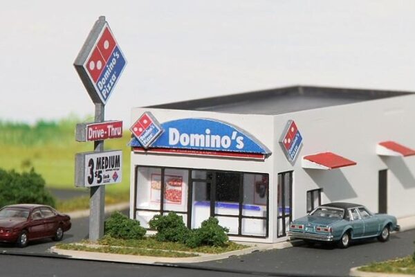 #DP-002 Domino’s Pizza Restaurant building kit in N scale