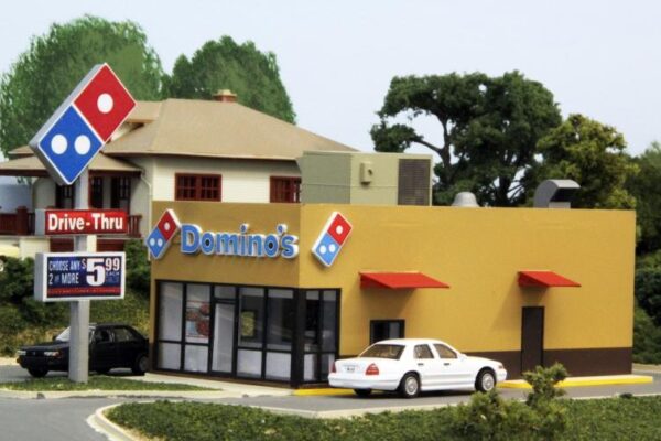#DP-003 Domino’s Pizza Take-Out building kit in HO scale, latest design