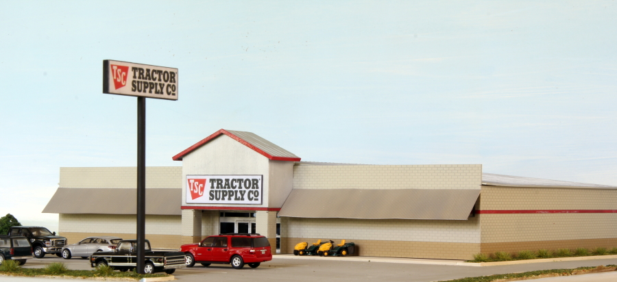 TS-001 Tractor Supply Co. building in HO scale